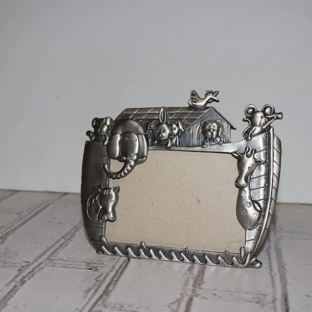 🐘 Noah’s Ark Animal Photo Frame · 6.5